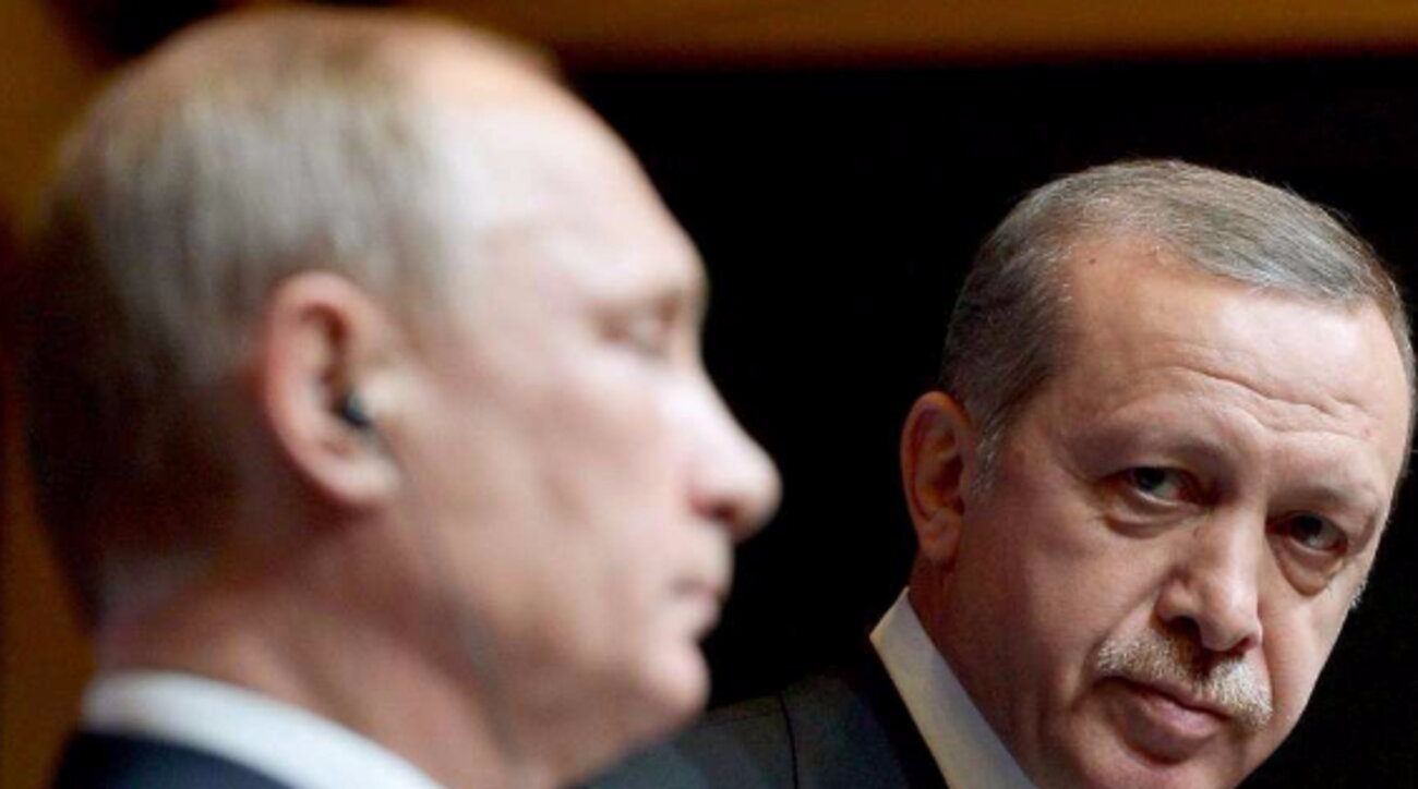 Ucraina, Putin ed Erdogan a colloquio: "Creiamo corridoi per l'esportazione del grano"