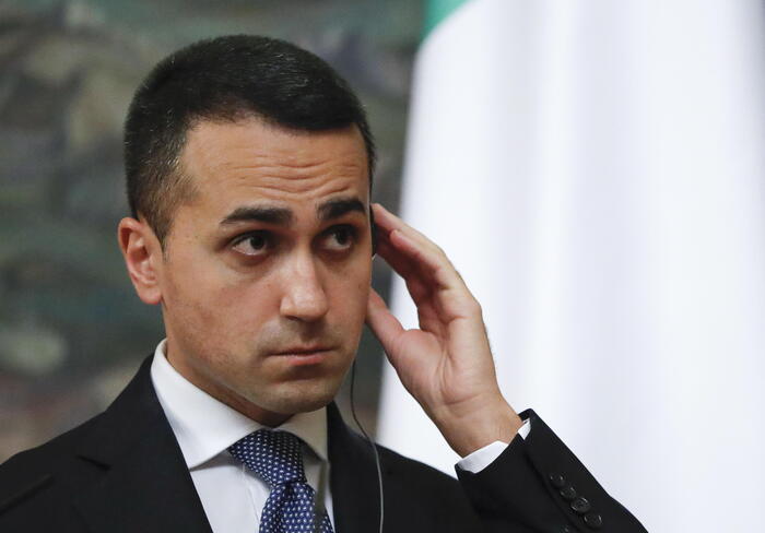 Di-maio Iervolino, Boni e Manfredi: "Cosa aspetta Di Maio a revocare le 30 onorificenze conferite dal 2014 a uomini di Putin?"