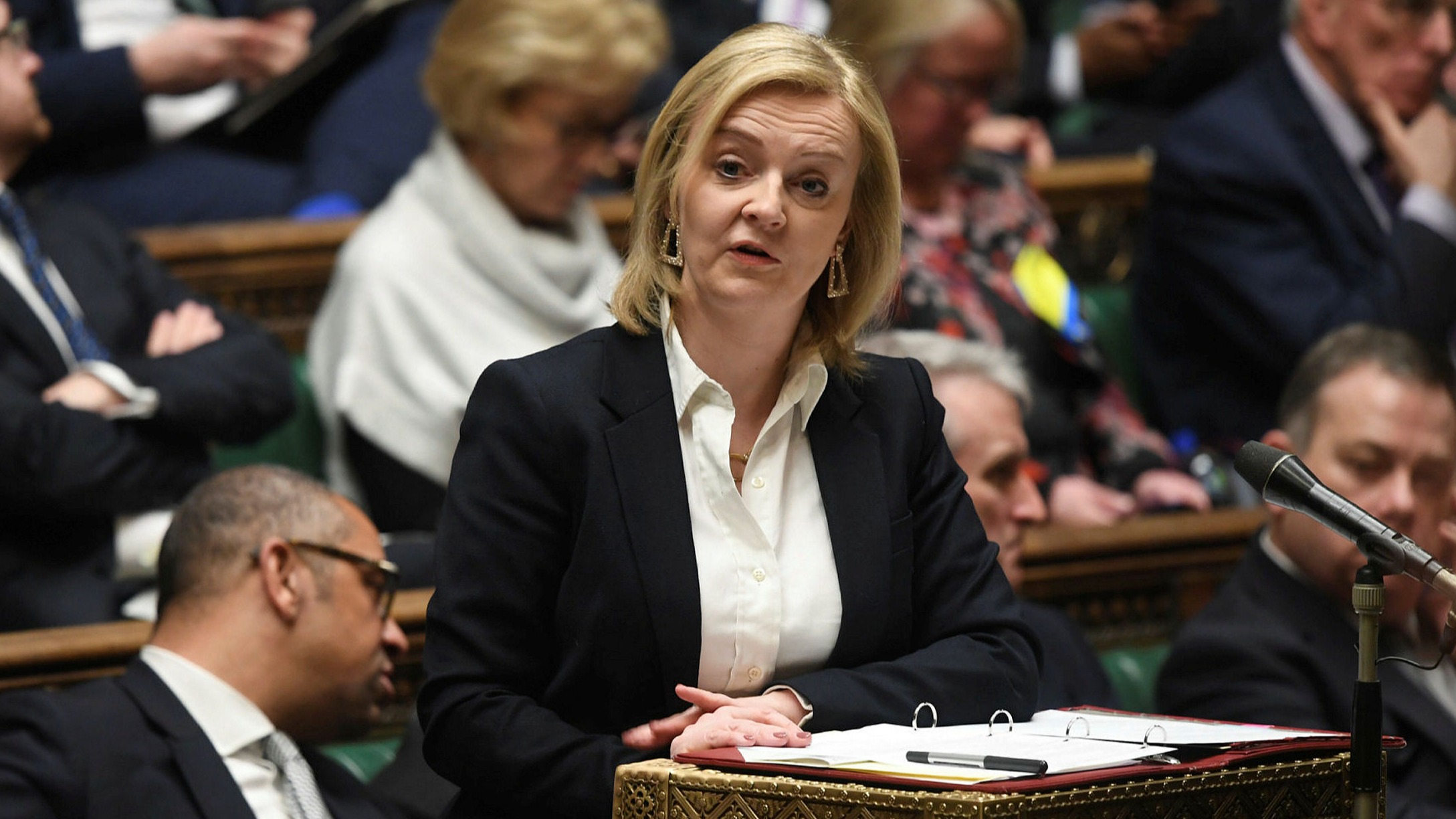 Ucraina, la ministra degli Esteri britannica: "Nessun accordo impedisce la fornitura di armi pesanti" Ucraina, la ministra degli Esteri britannica: "Nessun accordo impedisce la fornitura di armi pesanti"