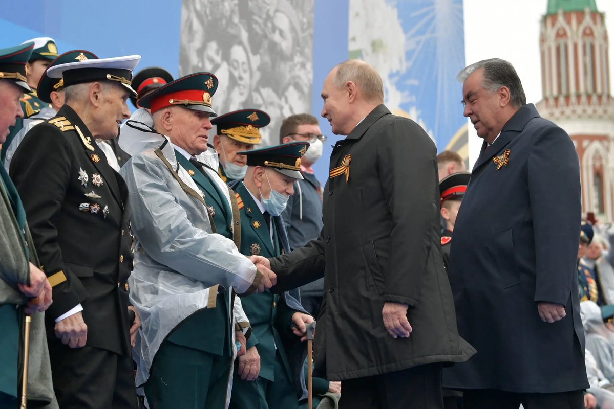 Nove Maggio: così lo Zar Putin infanga la nobile storia della sconfitta del nazi-fascismo Nove Maggio: così lo Zar Putin infanga la nobile storia della sconfitta del nazi-fascismo