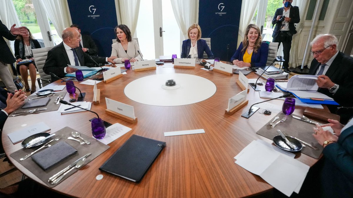 Ucraina, il G7: "Non riconosceremo i confini che la Russia sta cercando di imporre con la forza" Ucraina, il G7: "Non riconosceremo i confini che la Russia sta cercando di imporre con la forza"