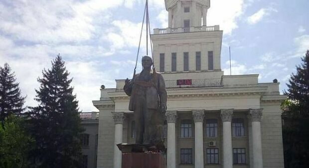 Ucraina, a Kherson doppia valuta da lunedì: rublo e grivnia insieme