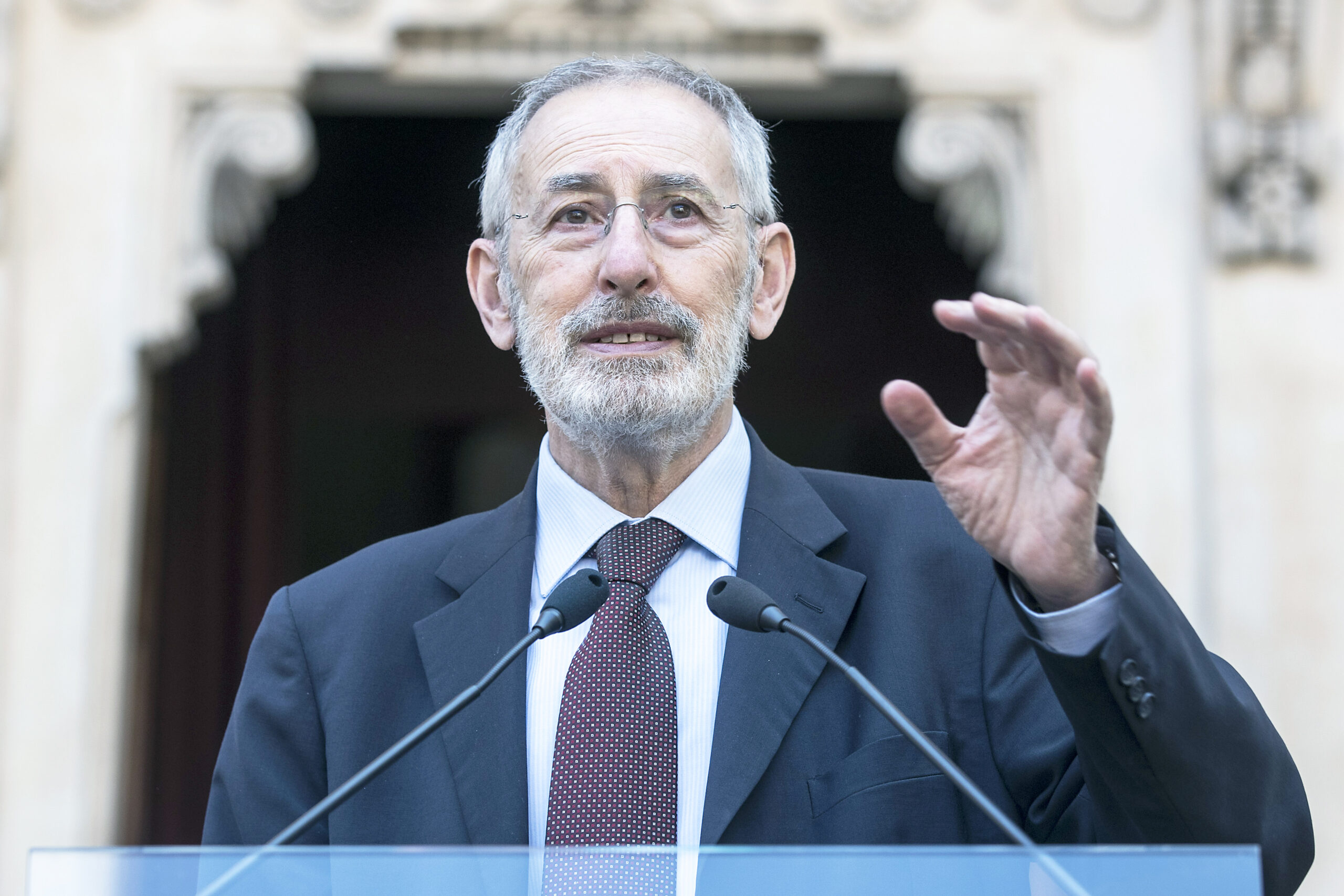 Zuppi, il rabbino capo di Roma: "Con lui la strada del dialogo diventa più larga" Zuppi, il rabbino capo di Roma: "Con lui la strada del dialogo diventa più larga"