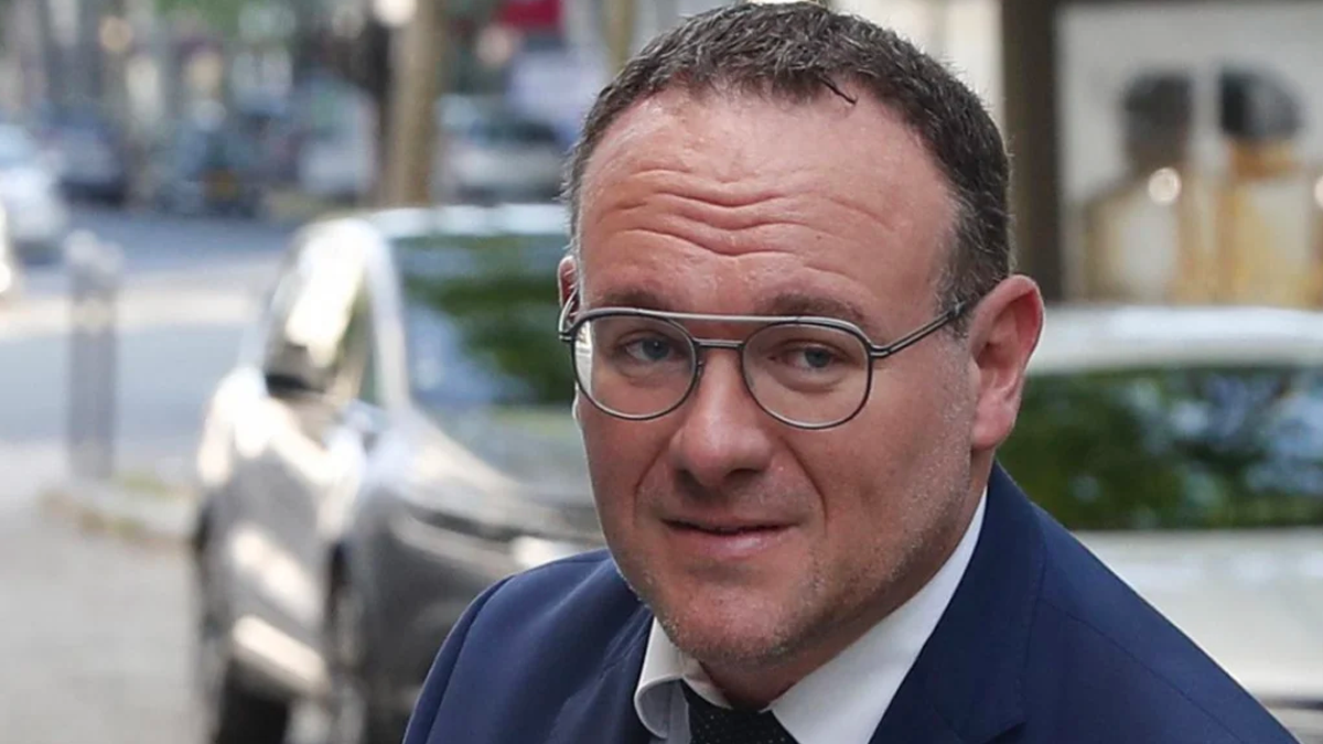 abad Francia, ministro Abad accusato di violenza sessuale, lui risponde: "Impossibile a causa del mio handicap"