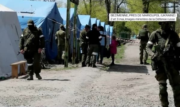 I video che mostrano come i russi tengono i prigionieri ucraini in un campo a Bezimenne