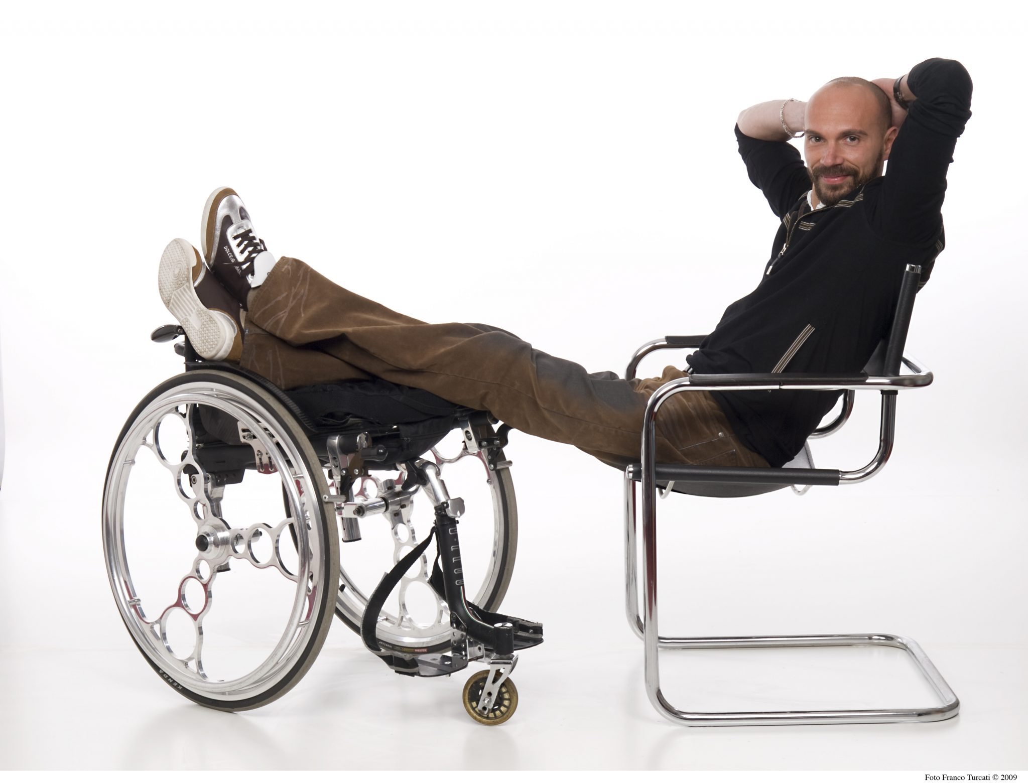 danilo-ragona Chi è Danilo Ragona, il creativo che recupera le vecchie carrozzine e le trasforma in oggetti di design