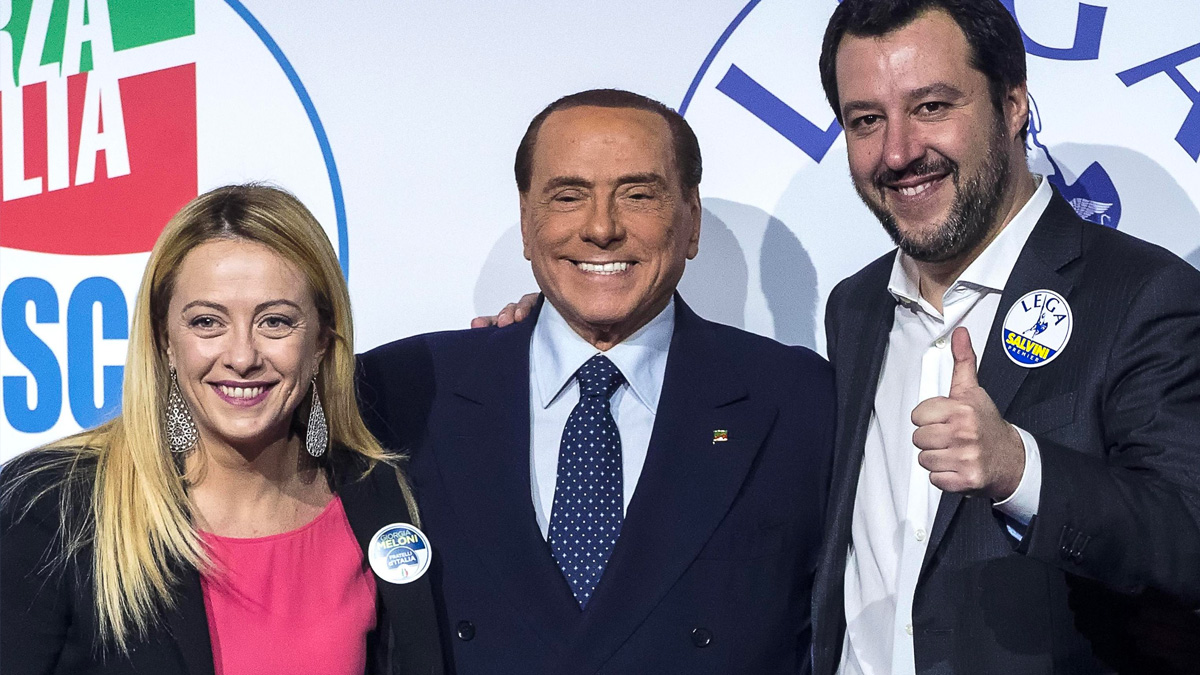 Vertice nel centrodestra, Berlusconi ospita ad Arcore Salvini e Meloni: "Siamo uniti"