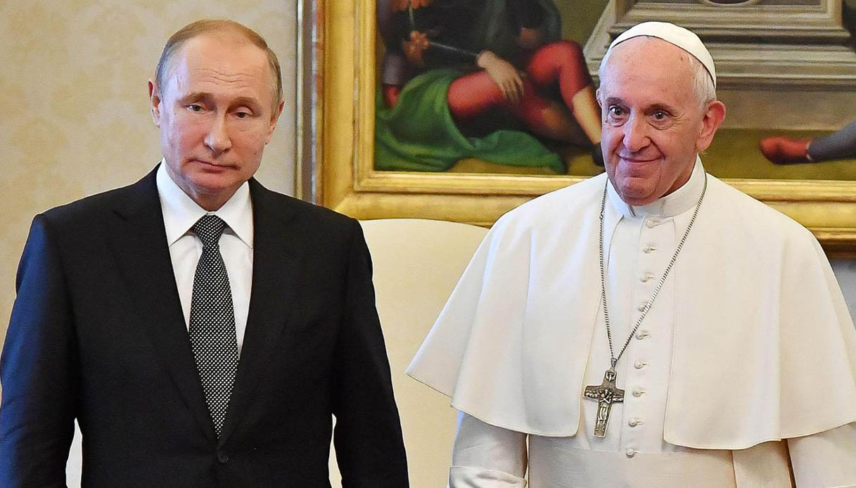 putin-papa-francesco Ucraina, l'ambasciatore russo in Vaticano: "Il dialogo con il Papa è importante per Mosca"