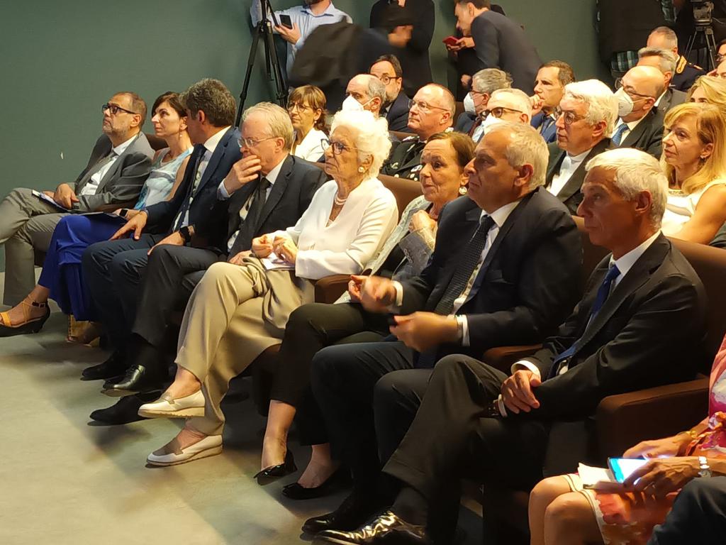 Liliana Segre: "Aiutare l'Ucraina come si fece per i partigiani, non possiamo restare indifferenti" Liliana Segre: "Aiutare l'Ucraina come si fece per i partigiani, non possiamo restare indifferenti"