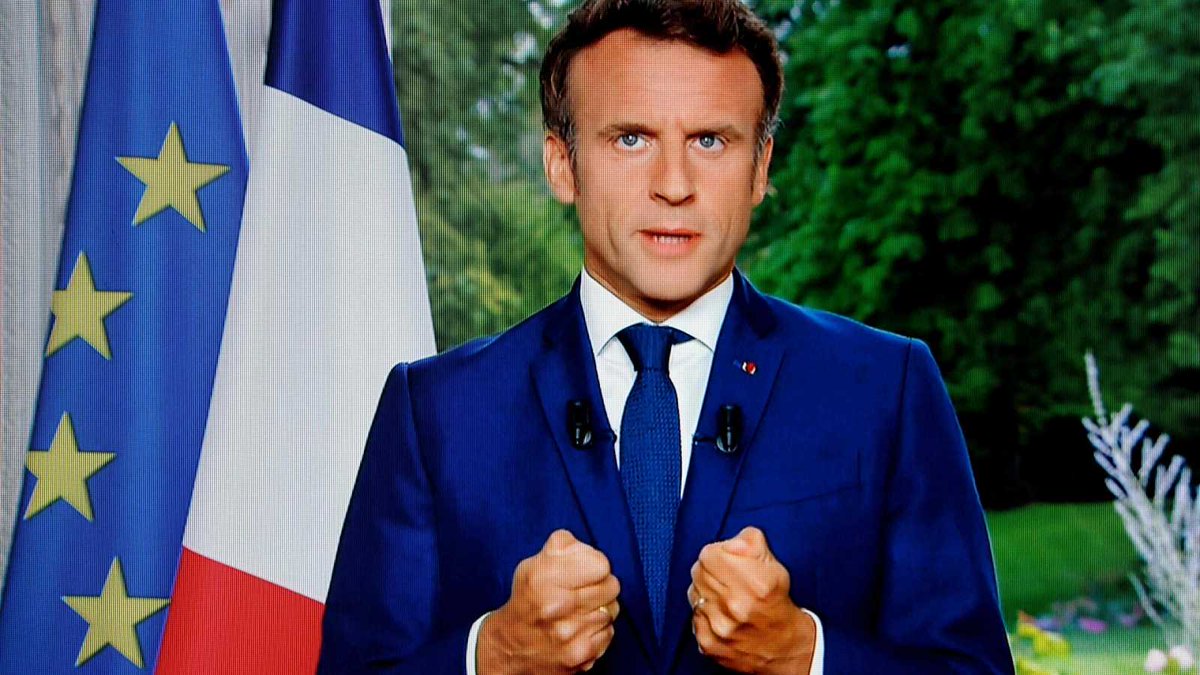 Macron promette a Zelensky un rapido invio di missili 