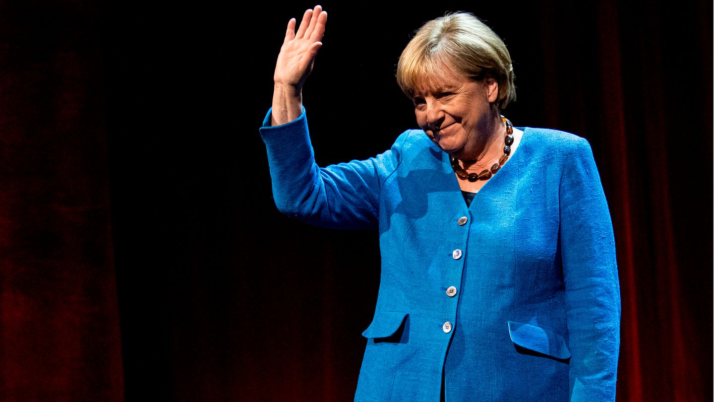 Kiev attacca Angela Merkel che ha difeso la sua politica sulla Russia