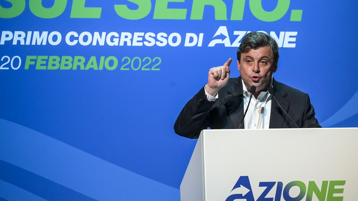 Calenda sponsorizza Cottarelli: "E' l'uomo perfetto per la Regione Lombardia"