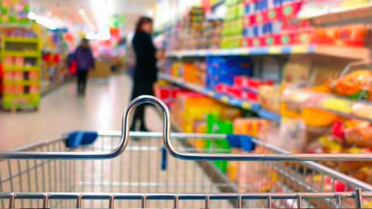 Minacciava di avvelenare l'acqua nei supermercati, arrestato un 47enne di Trieste