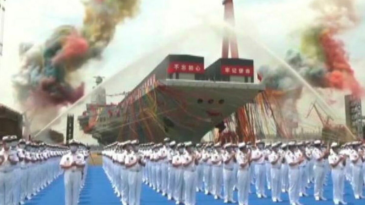 Cina, varata la portaerei Fujian: è la prima fornita di catapulte elettromagnetiche