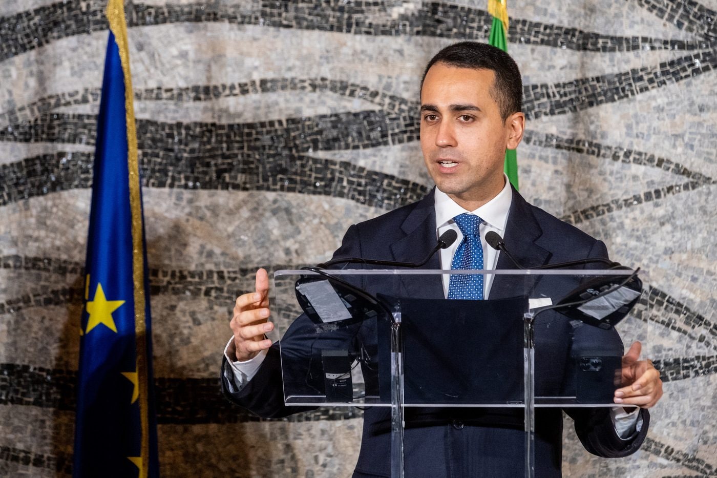 Di Maio, monito a M5s: "Allineati alla Nato o la sicurezza dell'Italia è a rischio"