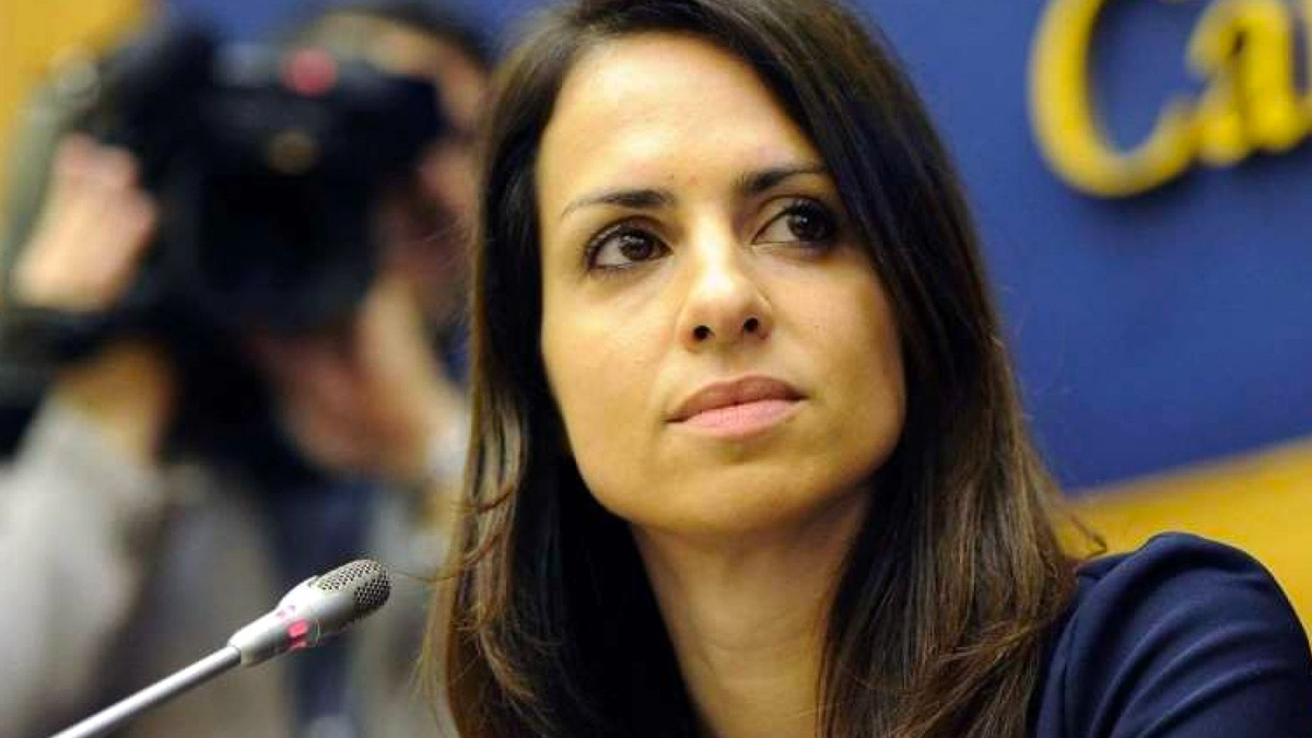 enrica-sabatini Enrica Sabatini, socia di Rousseau, mette a nudo Di Maio: "Vuole un posto alla Nato con Draghi"