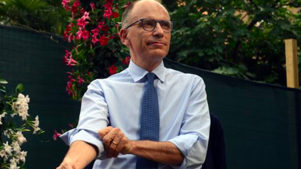 enrico-letta Letta e la questione morale: "Antropologicamente superiori? No, ma dobbiamo provare a essere migliori"