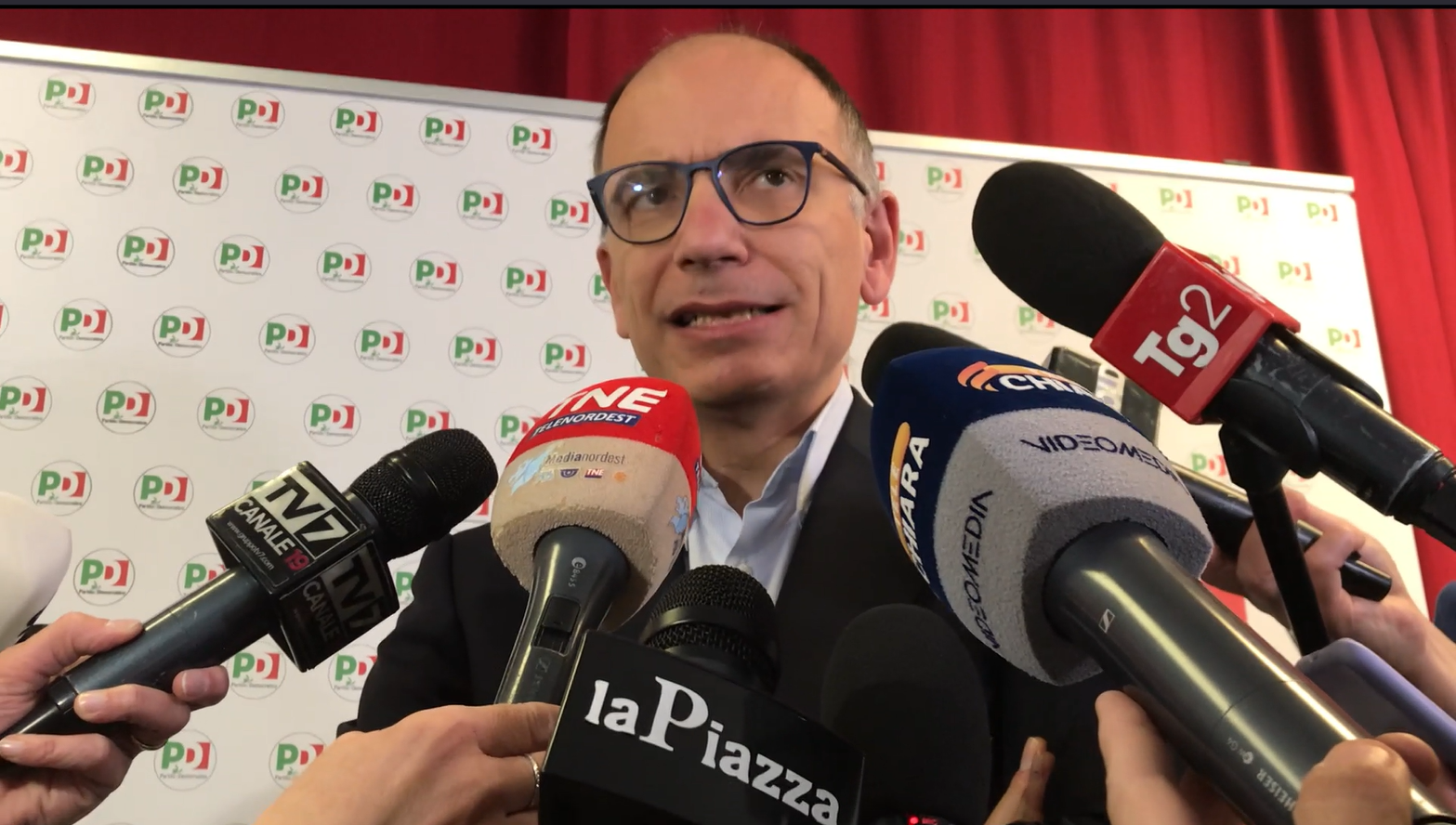 Le destre affondano il piano contro il cambiamento climatico, Letta: "Noi per l'ambiente loro per il nero fossile" Le destre affondano il piano contro il cambiamento climatico, Letta: "Noi per l'ambiente loro per il nero fossile"