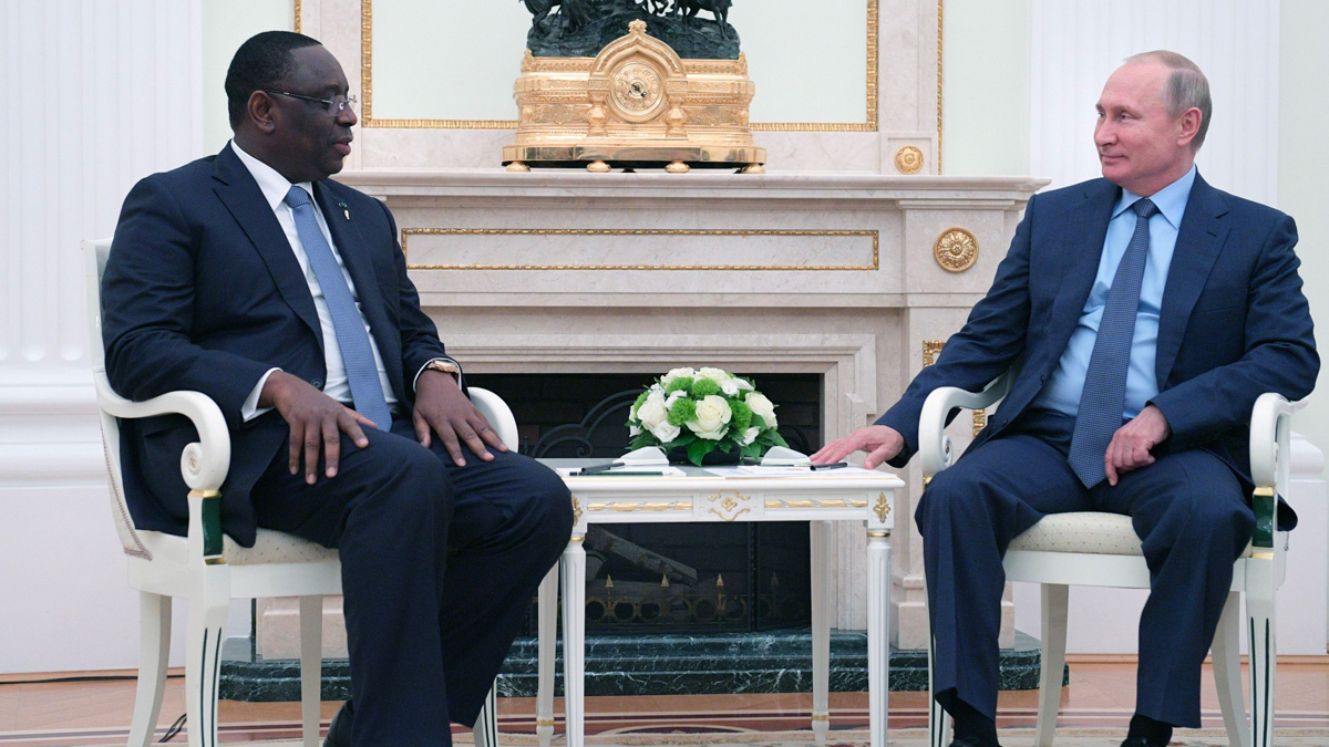 Ucraina, il Presidente dell'Unione africana a colloquio con Putin: "Pace e scorte di grano al centro delle discussioni"