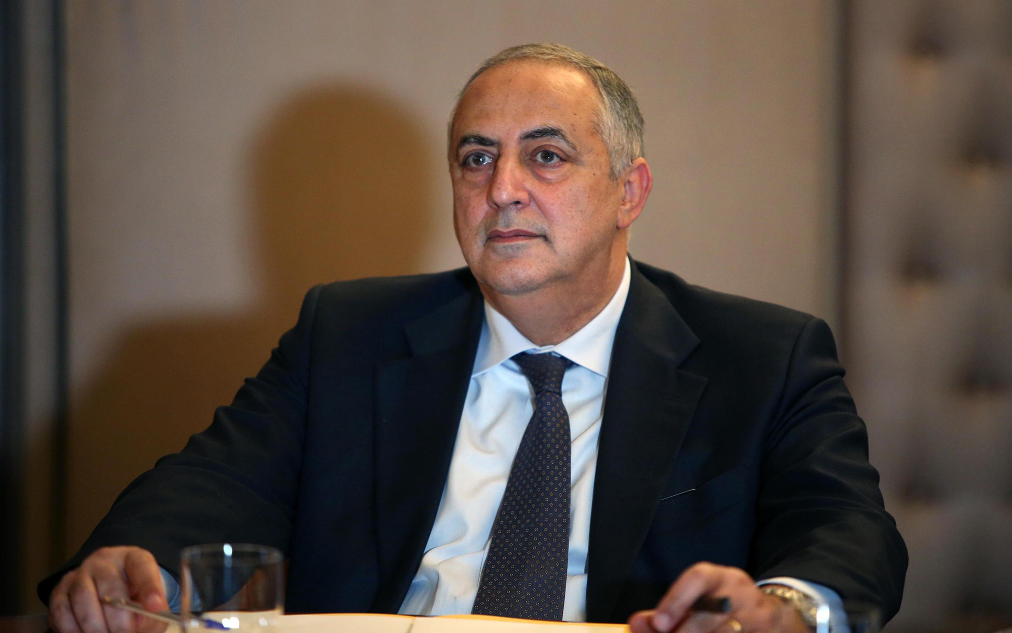 Exit Poll: a Palermo in testa il candidato di destra Lagalla, potrebbe vincere senza ballottaggio Exit Poll: a Palermo in testa il candidato di destra Lagalla, potrebbe vincere senza ballottaggio