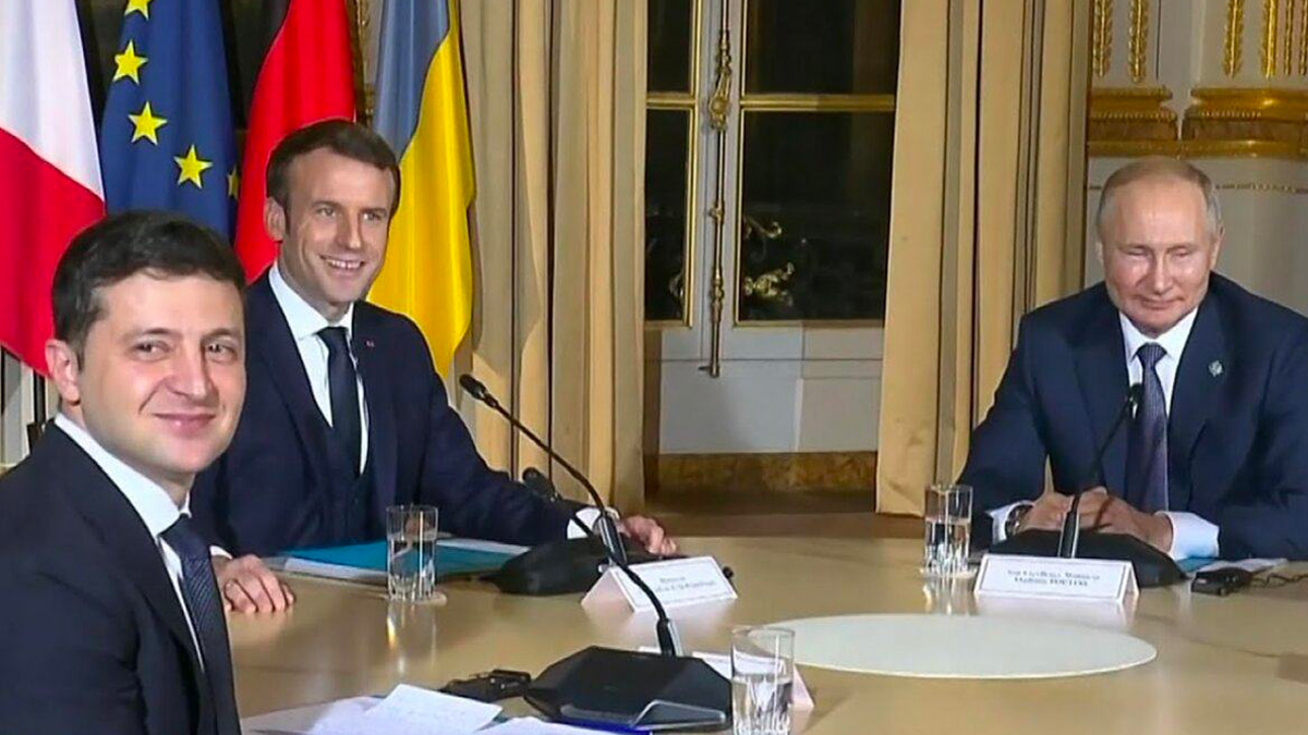 zelensky-macron-putin Ucraina, il Cremlino allontana il dialogo: "Incontro Putin-Zelensky? Ancora non è il momento"