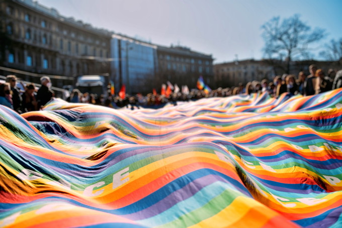 La crisi non "disarma". Se i pacifisti salissero al Quirinale... La crisi non "disarma". Se i pacifisti salissero al Quirinale...