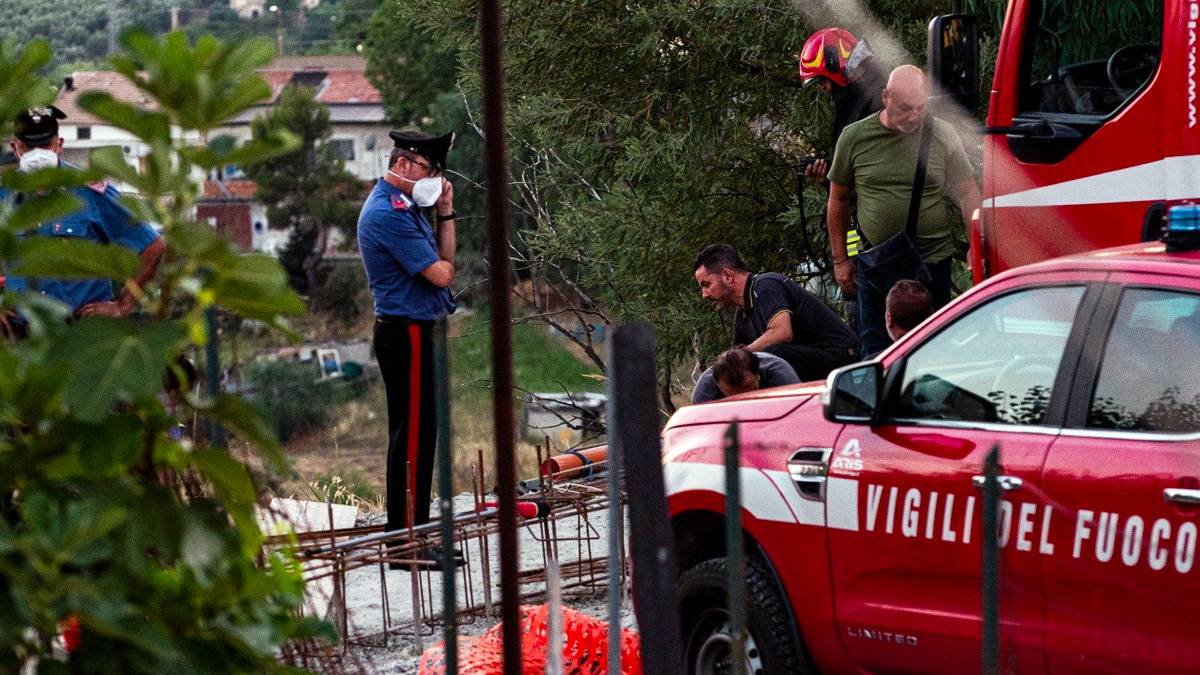 Cadavere ritrovato in un burrone vicino a un cantiere edile: giallo in provincia di Cosenza