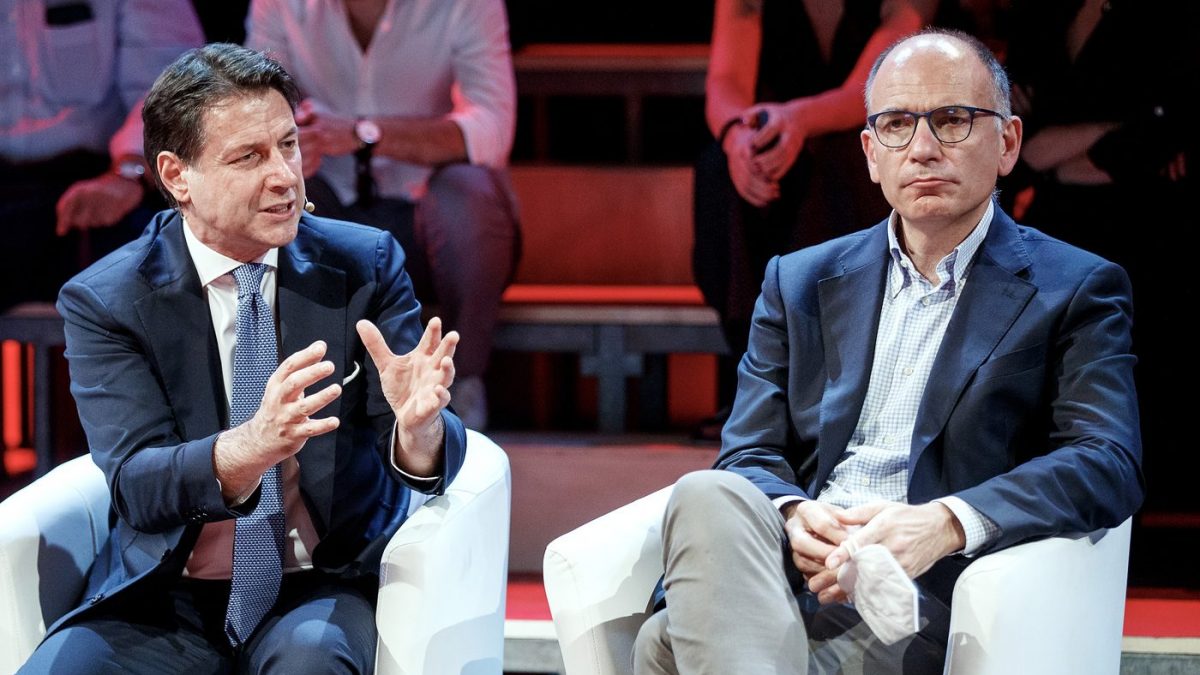 Conte la butta sull'ironia spicciola: "Enrico, che ti succede?". E cita i meme contro il Pd