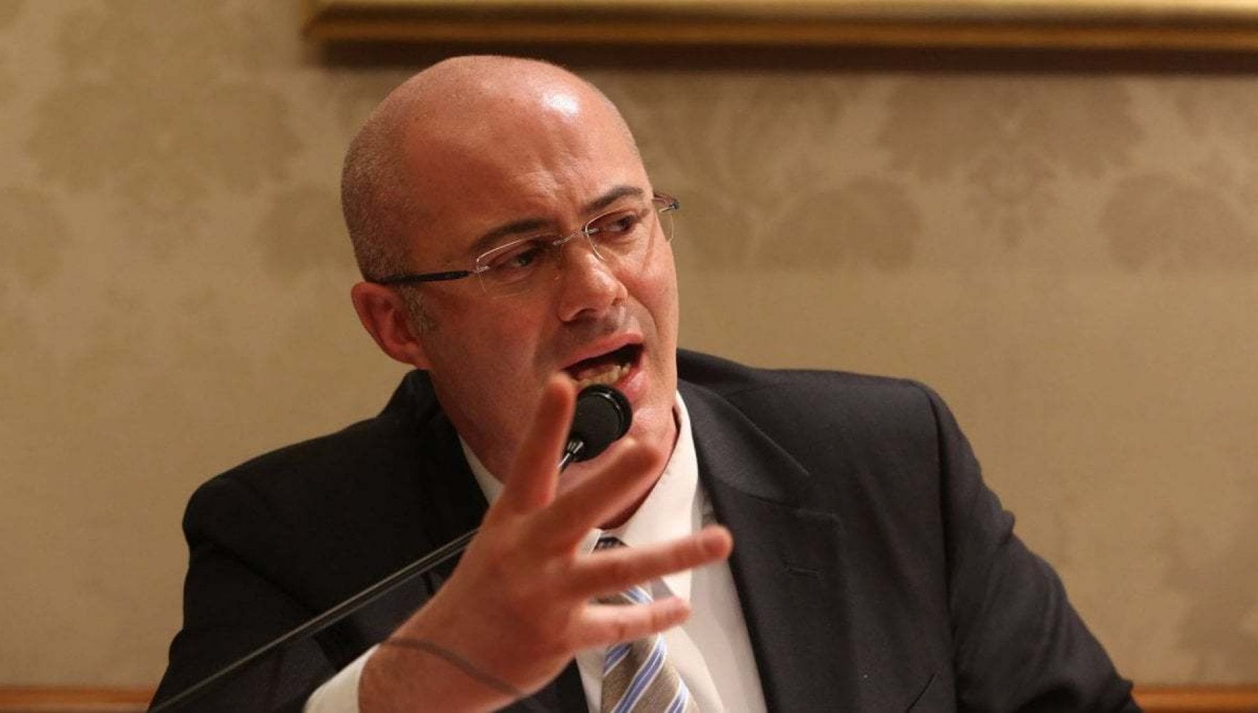 M5s, anche D'Incà lascia il Movimento: "Da irresponsabili non dare la fiducia a Draghi"