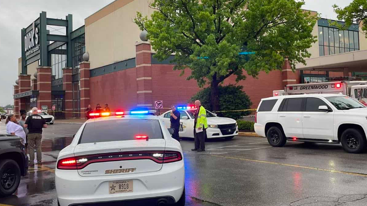 indiana-sparatoria Usa, sparatoria in un centro commerciale: il bilancio è di 4 morti e 2 feriti