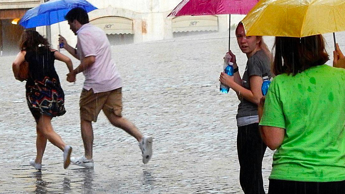 Primo Maggio bagnato: pioggia e temporali su tutta l'Italia, la 'tregua' primaverile è durata pochi giorni