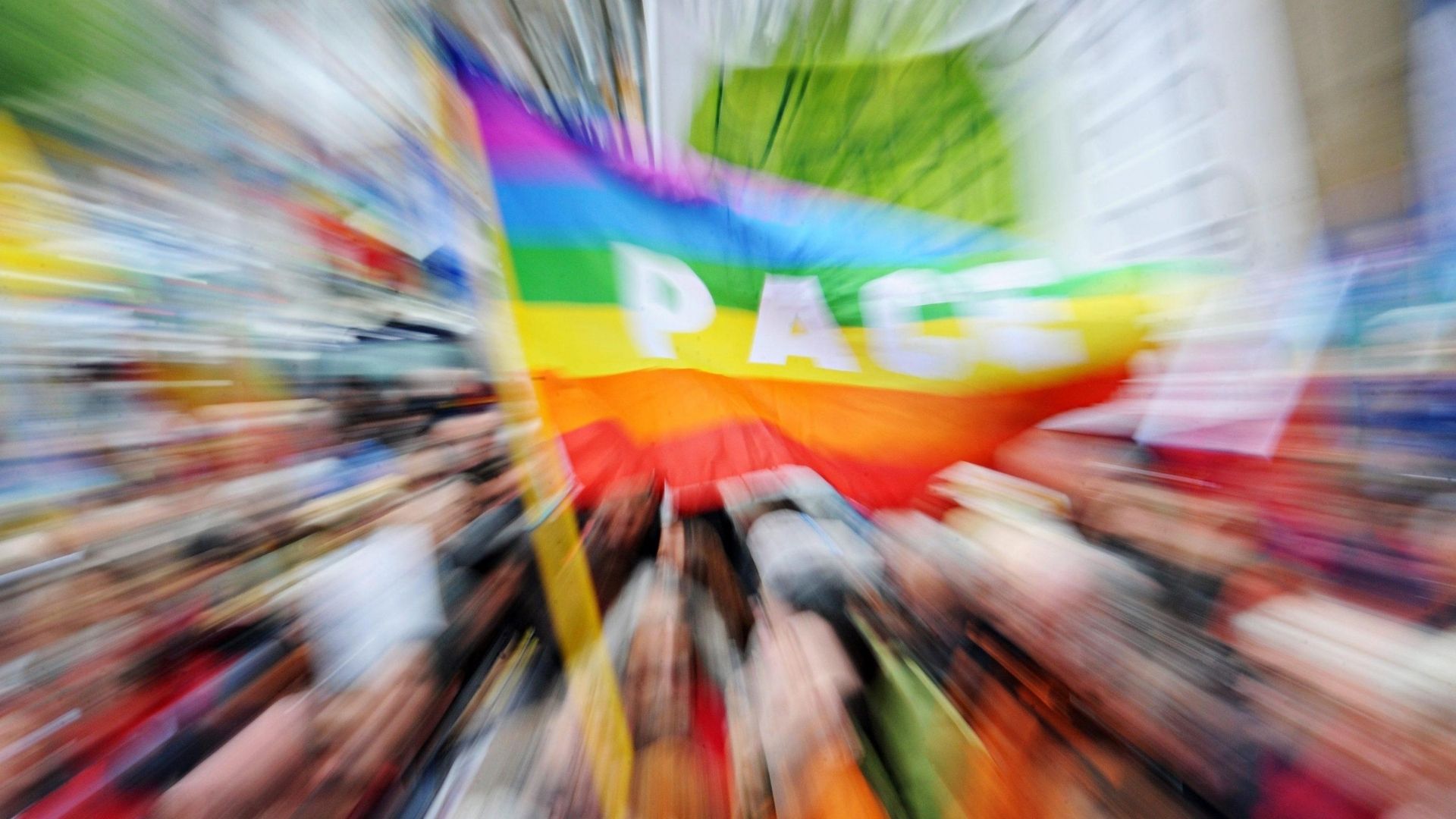 Roma, 5 Novembre 2022: un immenso arcobaleno pacifista Roma, 5 Novembre 2022: un immenso arcobaleno pacifista