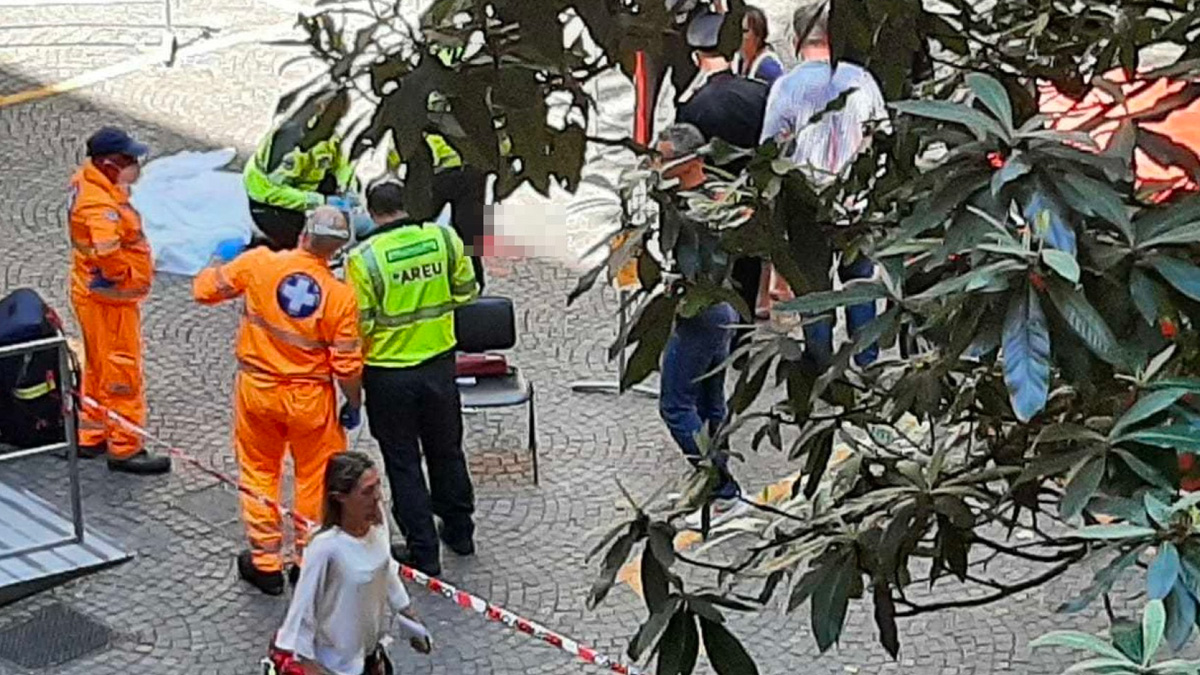 palazzo-giustizia-milano-uomo-precitipa Precipita dal Palazzo di Giustizia di Milano e muore: era un avvocato, aveva con sé un foglietto: "Grande disagio"