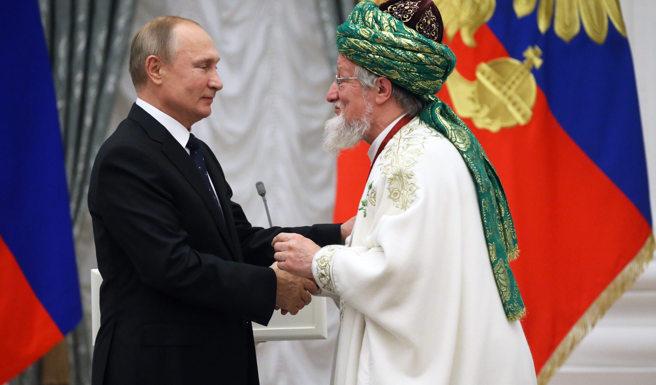 Talgat Tadzuddin, da riformista dell'euro-islam al servilismo ossequioso verso il potere di Putin Talgat Tadzuddin, da riformista dell'euro-islam al servilismo ossequioso verso il potere di Putin