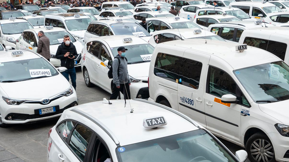 Sciopero dei taxi, altra giornata di caos: i motivi della protesta e le città più colpite