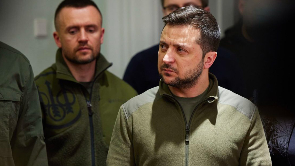 Ucraina, Zelensky chiude le porte a Putin: "I negoziati? Non parlo con chi emette ultimatum"