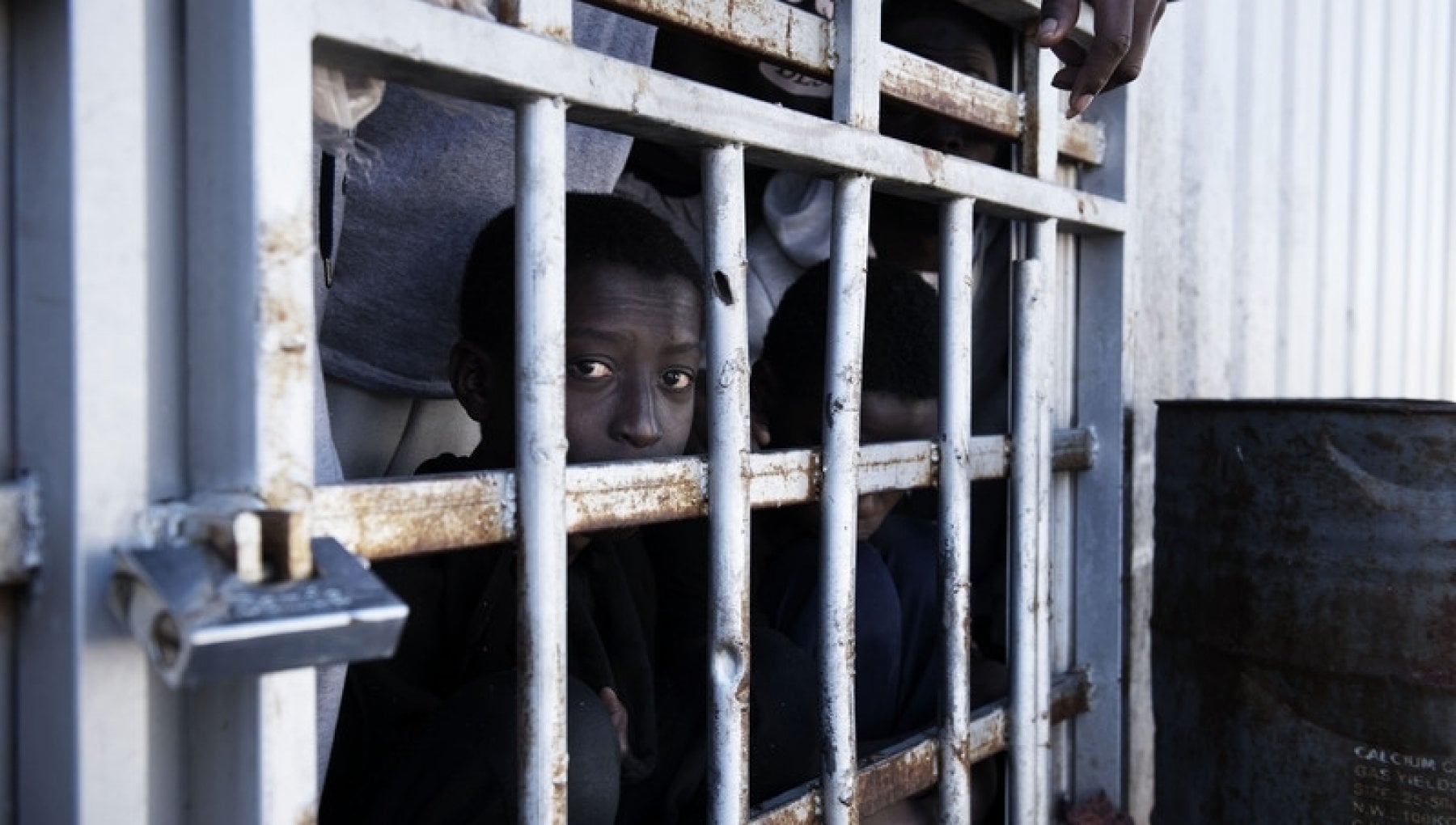 L'imminente arrivo di 685 mila migranti dalla Libia è un falso: l'analisi degli 007 forzata per scopi politici