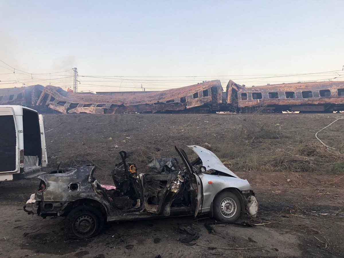 Raid russo alla stazione di Chaplyne: salgono a 25 i civili morti, tra loro due bambini Raid russo alla stazione di Chaplyne: salgono a 25 i civili morti, tra loro due bambini