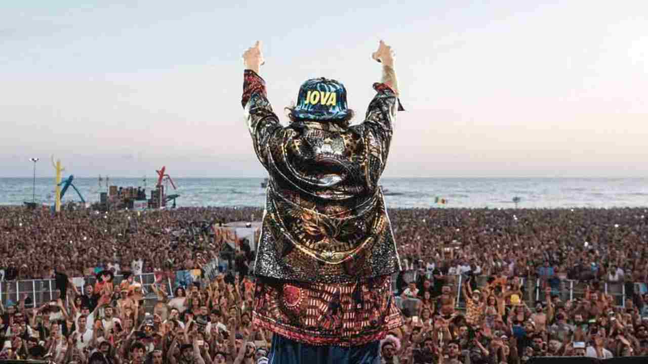 Jovanotti: "La festa musicale più bella del mondo è arrivata a Roccella Jonica"