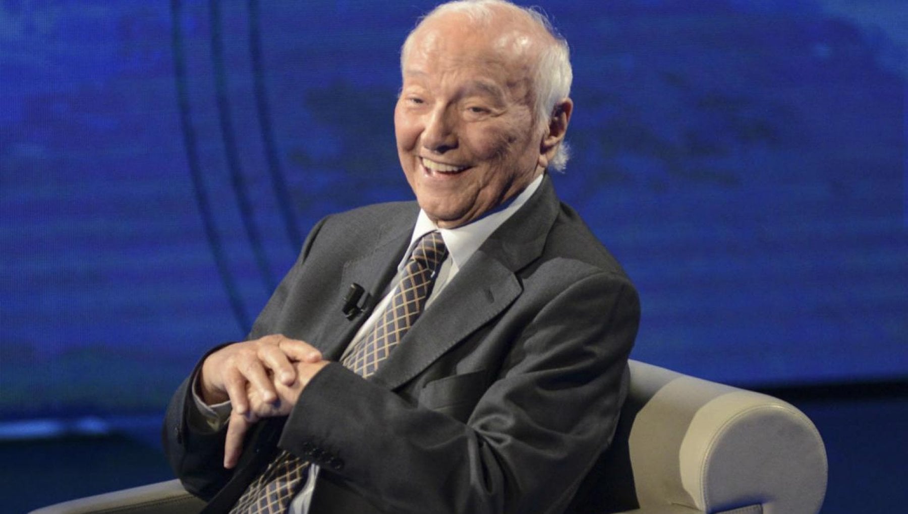 Quando Piero Angela liquidava i no vax: "La velocità della luce non si decide ad alzata di mano"