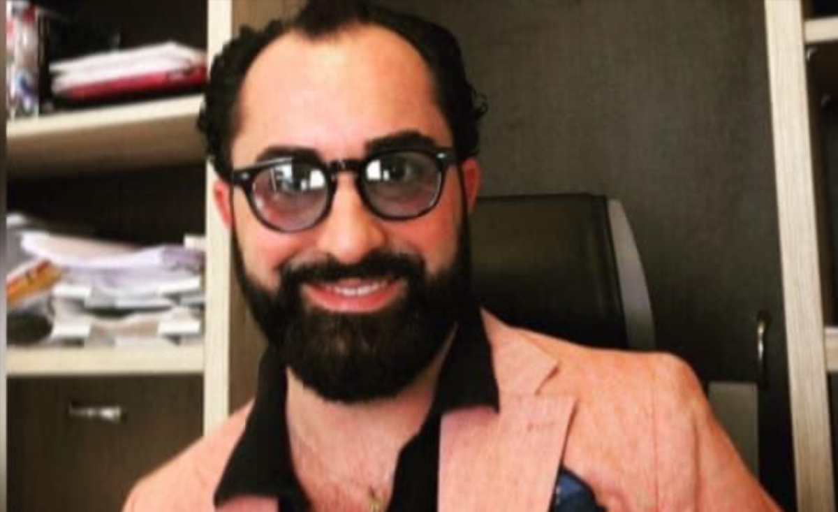 Calenda candida un negazionista del Covid e l'interessato si giustifica: "Avevo dubbi ma poi..." Calenda candida un negazionista del Covid e l'interessato si giustifica: "Avevo dubbi ma poi..."