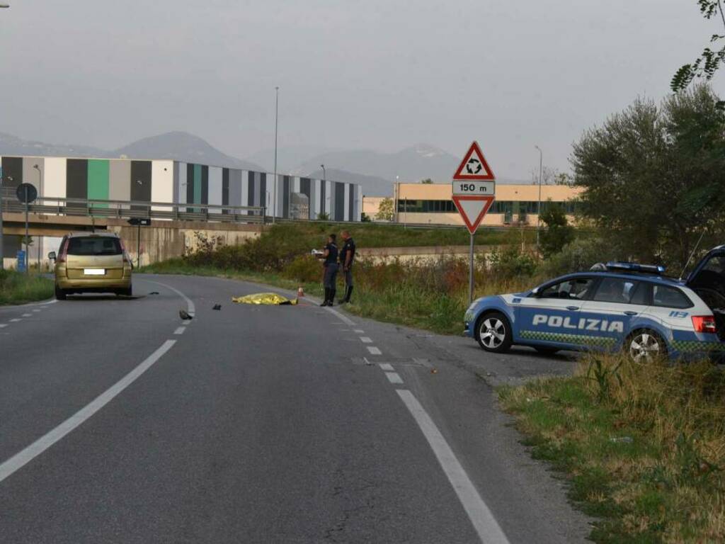 Zanica, anziano in bicicletta investito e ucciso mentre andava al bar