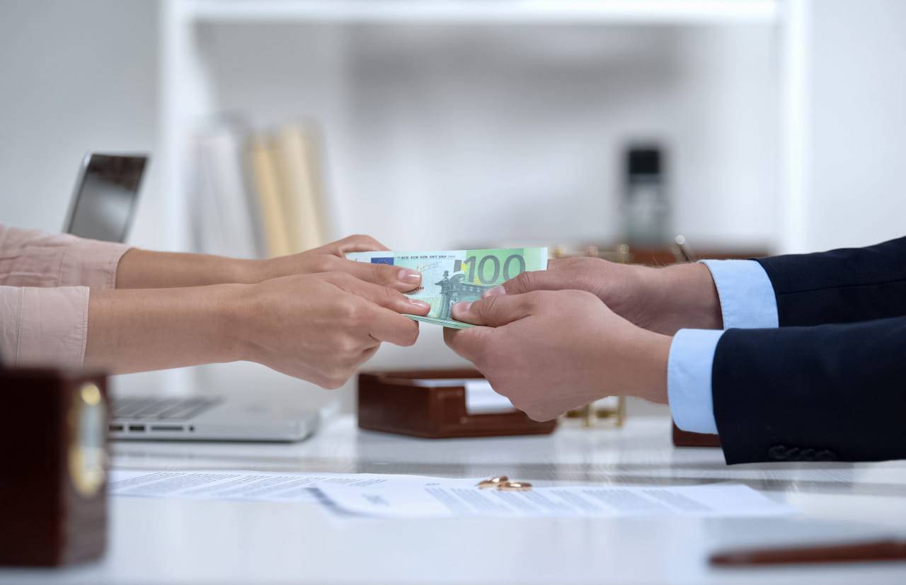 Approvato il bonus "padri separati": assegni fino a 800€ per il mantenimento dei figli