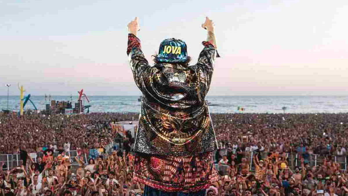 "Jova Beach Party", Jovanotti rifiuta le critiche: "Econazisti mitomani, io rispetto l'ambiente"