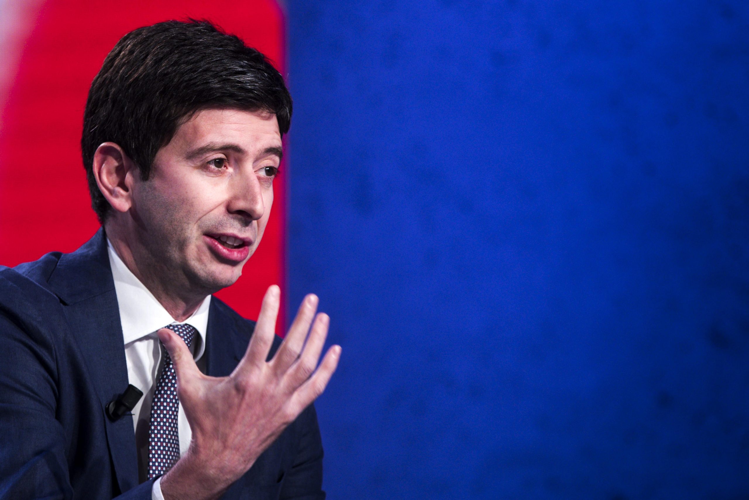 Speranza fiuta l'aria di Bolsonaro e ammonisce Meloni e Salvini: "Non cercate i voti dei no-vax"