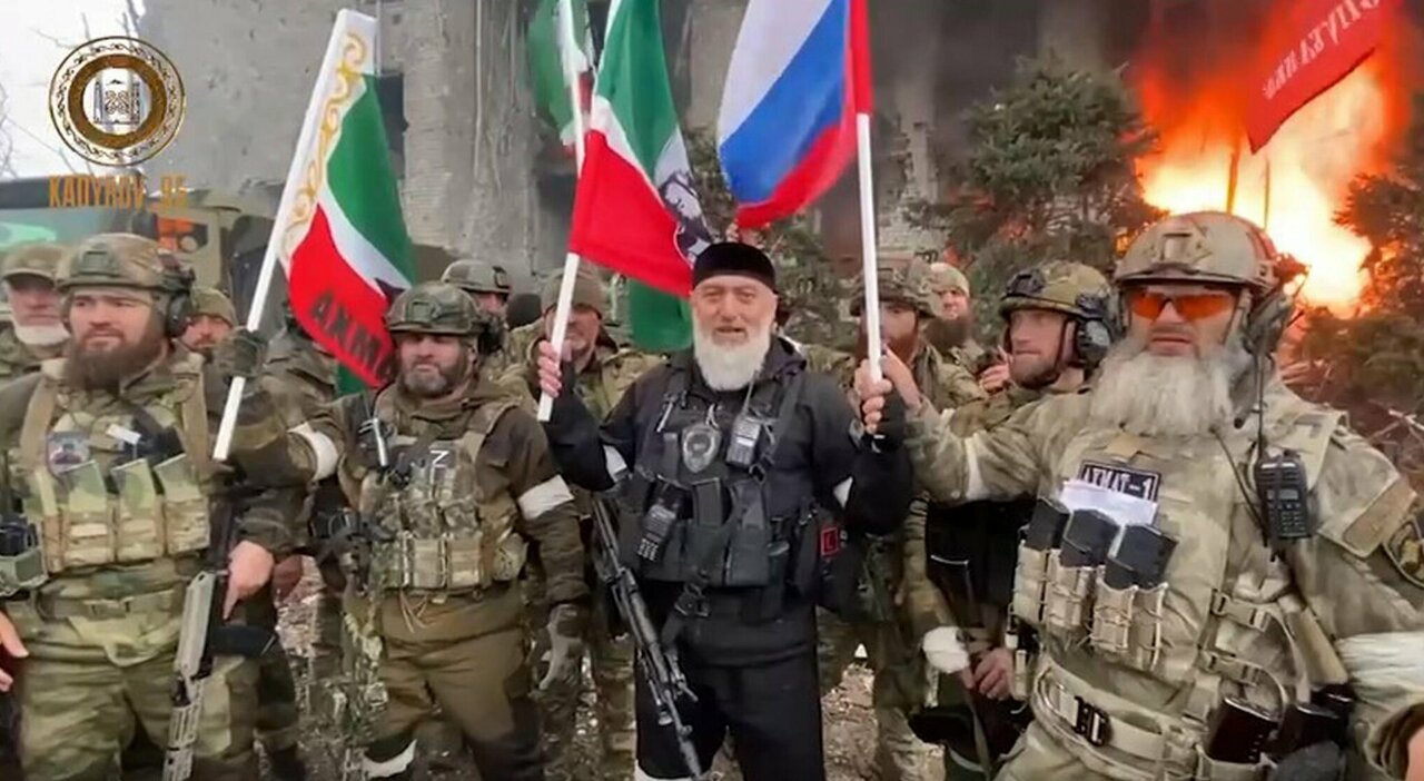 I russi arretrano a Kherson, Mosca manda 1300 soldati ceceni per contrastare gli ucraini