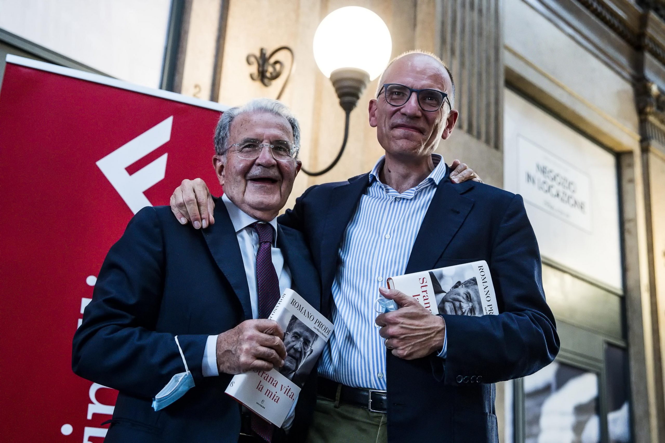 Prodi: "Surreali gli attacchi di Calenda al Pd mentre Meloni vuole un sistema modello ungherese"