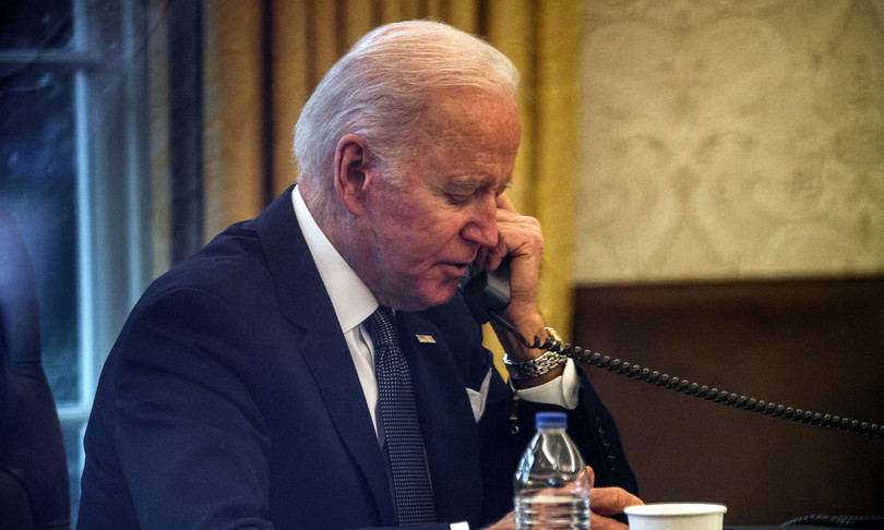 Biden assicura Zelensky dopo l'attacco russo: "Vi daremo i sistemi di difesa aerea"