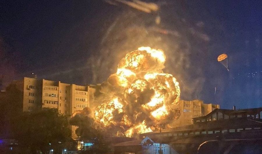 Aereo russo caduto su un palazzo: si aggrava il bilancio dei morti