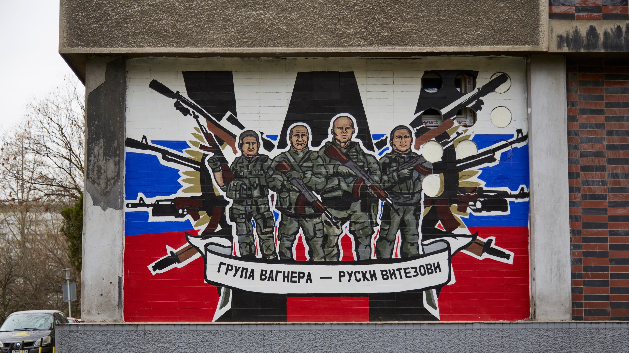 I nazisti del gruppo Wagner organizzano la difesa dei filo-russi nel Lugansk